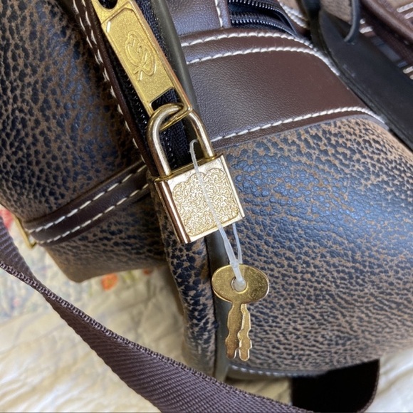 Vintage Oscar De La Renta | Faux Leather Pebbled Luggage Travel Bag - Picture 12 of 16